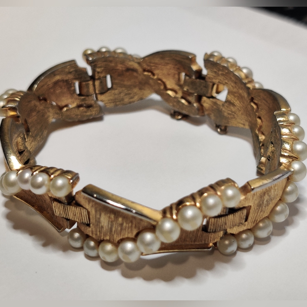 Vintage Trifari Matte Gold Ribbon Bracelet with Pearls
